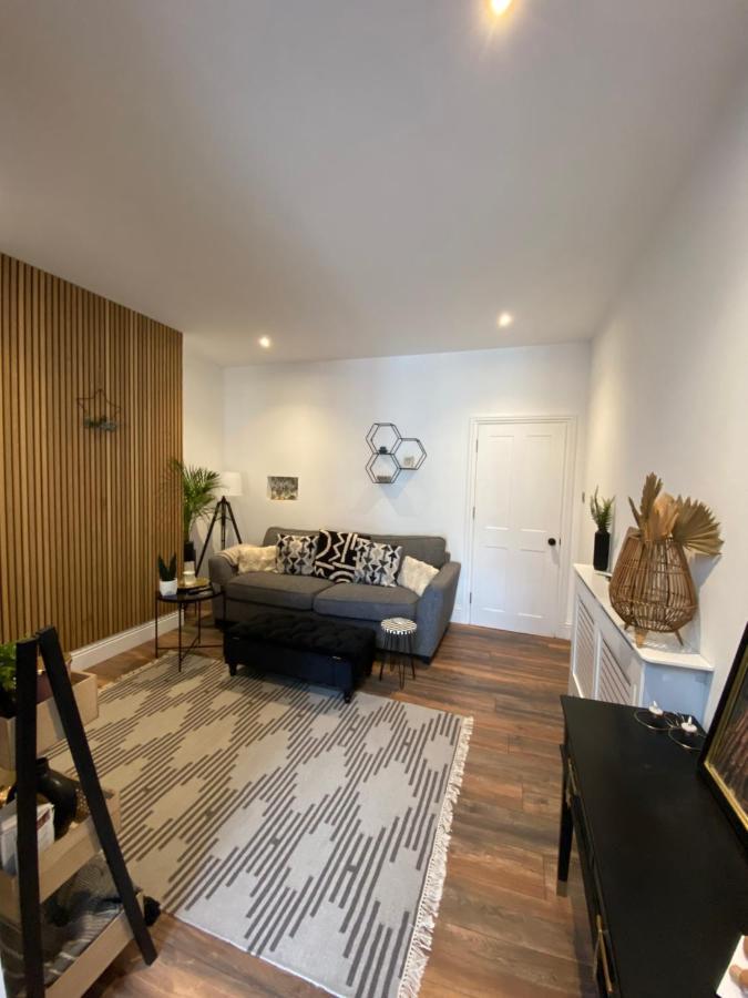 Luxury Spacious Renovated Townhouse Grantham Exterior photo