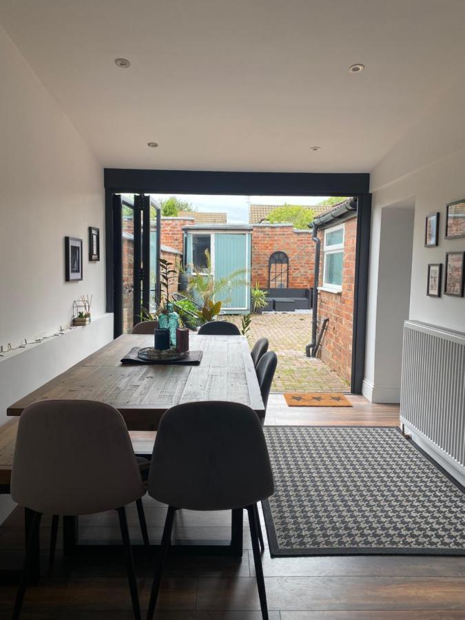Luxury Spacious Renovated Townhouse Grantham Exterior photo